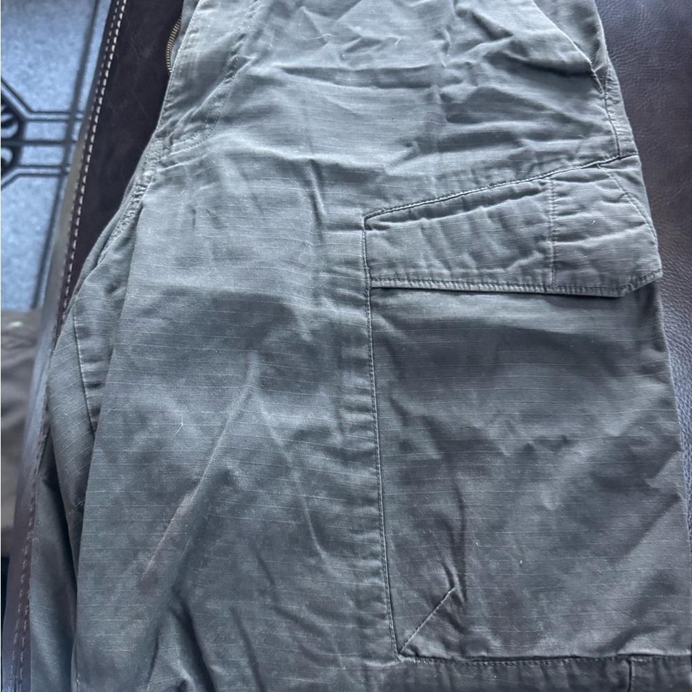 Volcomstone Olive Green Cargo shorts